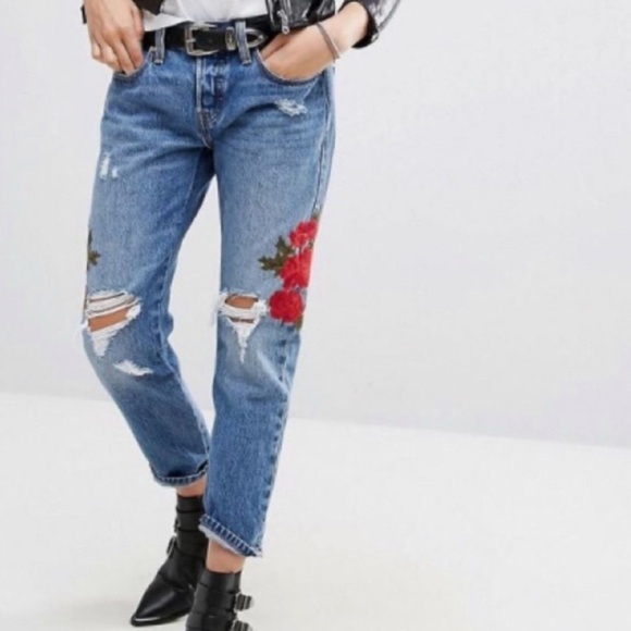 Levi's 501 T Rose Embroidered Distressed Cropped Taper Denim jeans - Picture 3 of 10